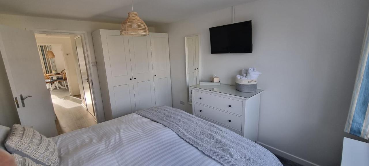 Hightide - 2 Bed With Parking, Balcony & Sea View. Appartement Swanage Buitenkant foto