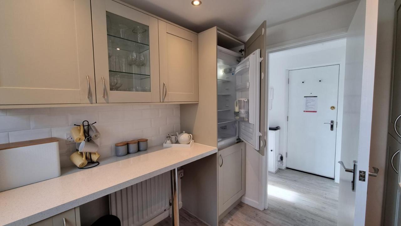 Hightide - 2 Bed With Parking, Balcony & Sea View. Appartement Swanage Buitenkant foto