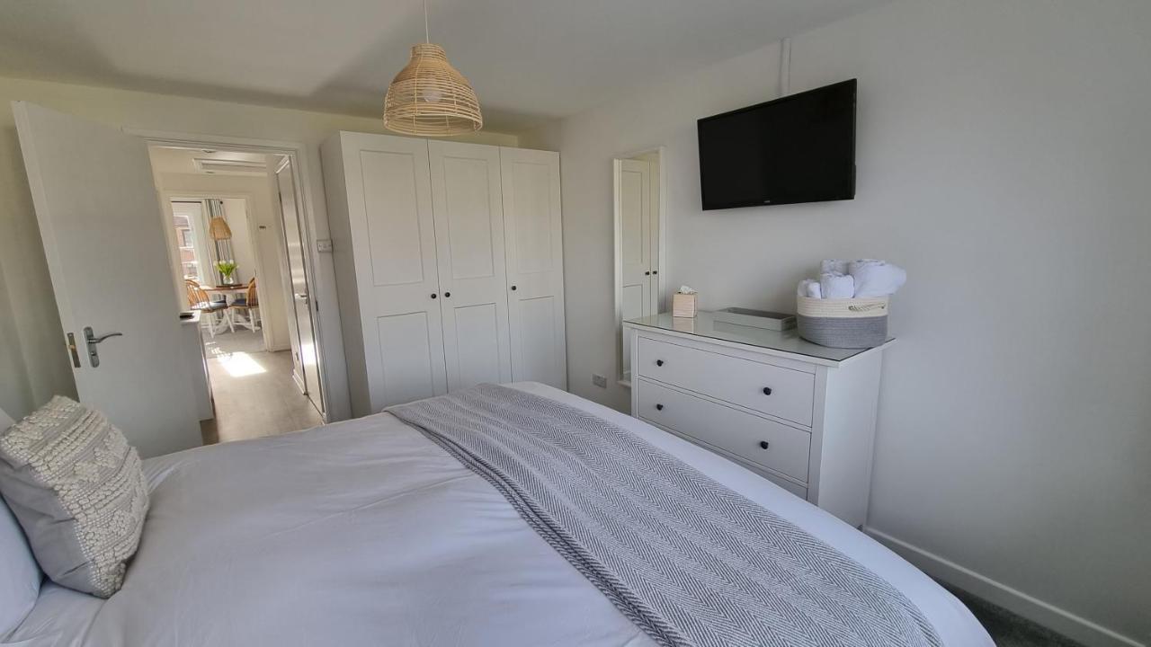 Hightide - 2 Bed With Parking, Balcony & Sea View. Appartement Swanage Buitenkant foto