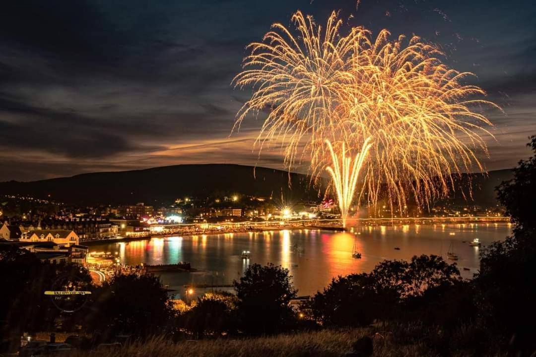 Hightide - 2 Bed With Parking, Balcony & Sea View. Appartement Swanage Kamer foto